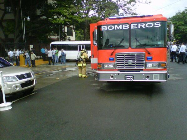 Conato de incendio en la sede de la DIJ, bomberos en el área. <a href="/TReporta/">Telemetro Reporta</a>.  <a href="/rpc_radio/">Rpc Radio</a> <a href="/cumberbache/">Jermaine Cumberbatch</a>