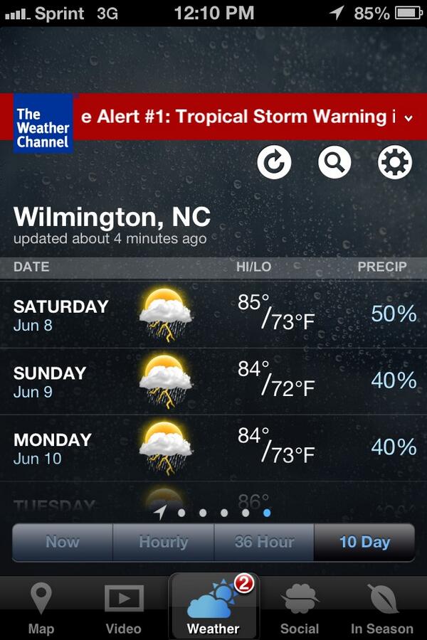 hdmussels's tweet photo. No, it's totally fine to fly home during a Tropical storm. ☺😎...😥😟 http://t.co/IooZlbDaKT