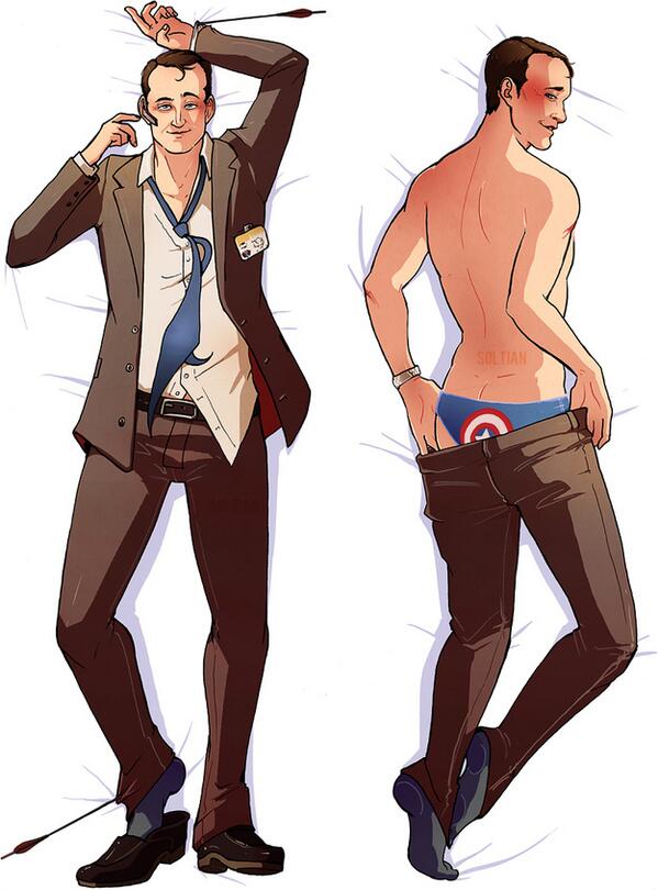 Ellie Hall On Twitter This Clarkgregg Body Pillow Is A Thing