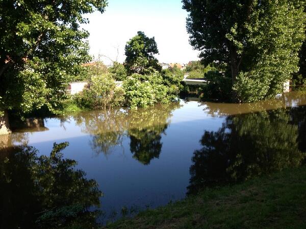 Wasserstand Solgraben Straße der Jugend um 18:00 Uhr.