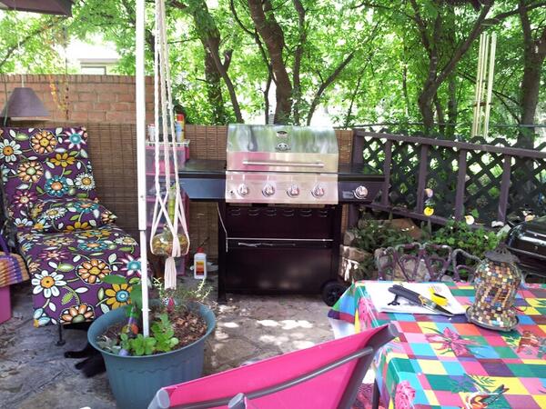 TRexToGo's tweet image. How do y'all like my proper Texas patio. Mexican oil cloth and everything.