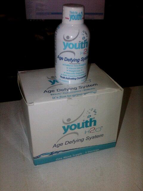 TFOPR's tweet photo. @youthh2o has just arrived for our @4mamaearth swagg bags....let the energy begin @tfopr http://t.co/wWlRwgnj00