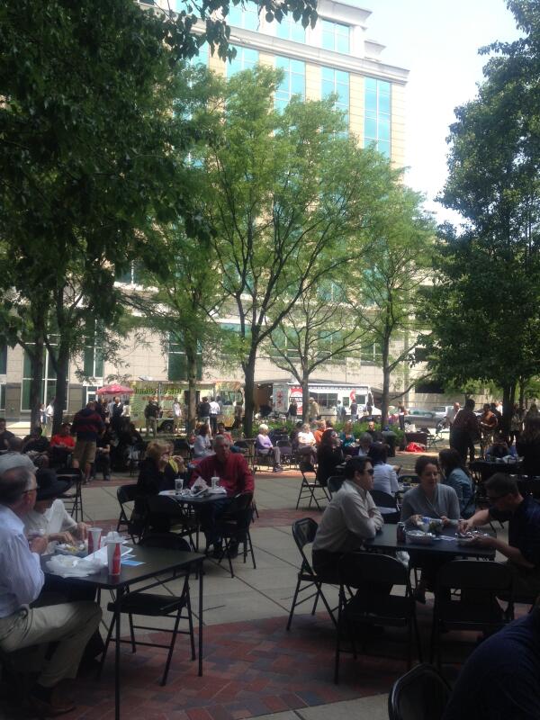 BillBrownFW's tweet photo. Lunch on the Square was a big hit today! http://t.co/qxAOI4Q5HP