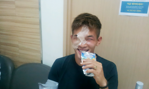 kkh53464's tweet photo. 저는 잘꿰매고 치료하구왔어요ㅎㅎ
걱정해주신분들 고맙습니다!
안양전 필승! http://t.co/cMk7xf3CoF