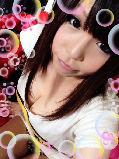 おはようございます(*'&omega;'*)昨日は名古屋で撮影でした♪さっき関東に戻ってきましたよー(*ﾟ▽ﾟ*)！ほぼすっぴんでも大丈夫！って方が多くて安心しました(&acute;;&omega;;`) ！これからも応援よろしくお願いします☆