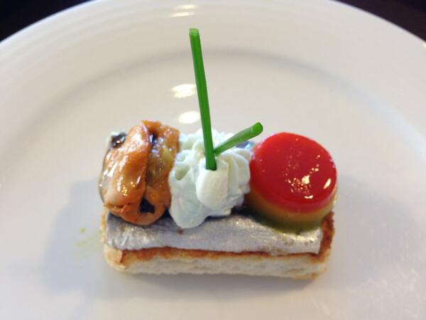 GHVictoria's tweet photo. #pincho #sardinero http://t.co/kpMQ3toE2s