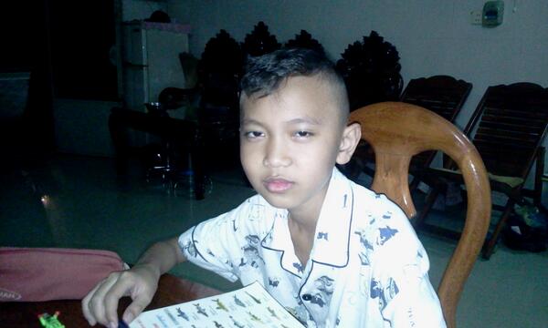 ChheangArtist's tweet photo. My good student study English in Cambodia http://t.co/dhqyg0EFL3