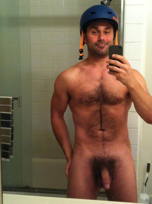 MarkVasi1's tweet photo. #gay #cock #hot http://t.co/C7qdkcDtep