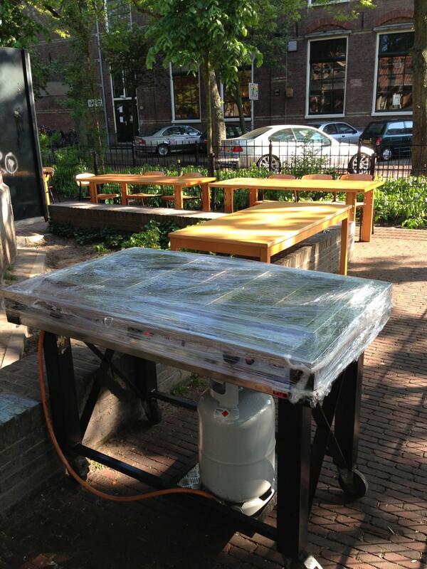 vdekwant's tweet image. Gezellig !"@de_Til: De barbecue staat inmiddels ook klaar met dank aan 'Broers verhuur'! #buurtbbq #gezellig http://t.co/36tNzIDqA7"