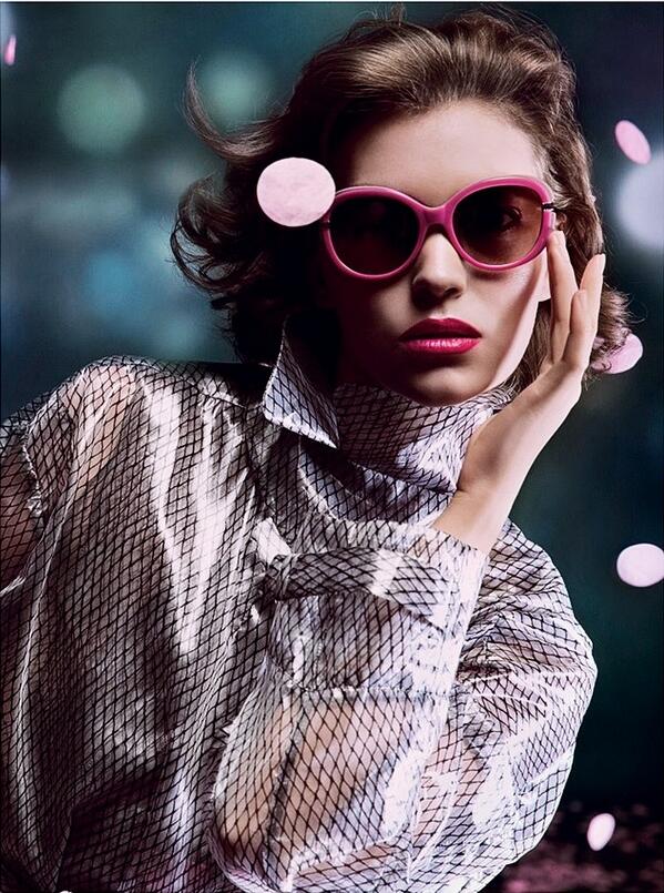 EyewearDaily's tweet photo. Spring / summer eyewear by @NinaRicci designed for true ladies  http://t.co/tl2jVTNXMz http://t.co/WmJTztoJo3