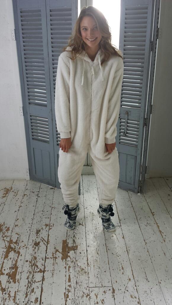 JiraKohl's tweet photo. On set in pyjamas today with the lovely @BenCookeHair and @JoseBassMakeup Sporting a fuzzy onesie. http://t.co/DLrul1aUAs