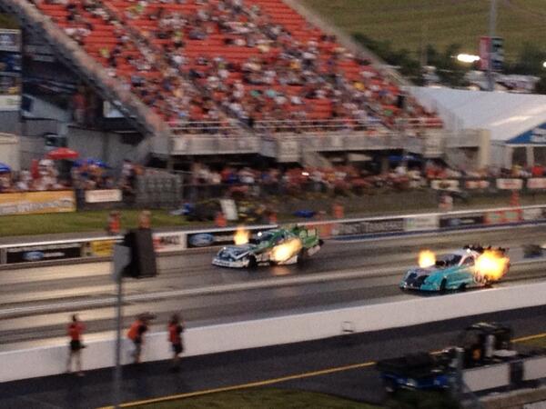 JasonGibbs77's tweet photo. I have 2 adult and 2 kid tix to drags next Fri and Sat @BristolDragway can't go because of daughters' dance recital http://t.co/jMqhnxX8sH