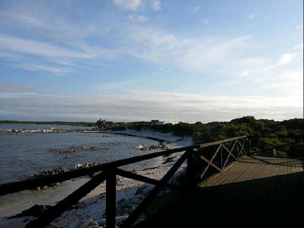 Hangklip <a href="/Neillvdwalt/">Neill</a> <a href="/RonnilieTheron/">Ronnilie Theron</a> <a href="/Stefanvdw99/">Stefan Van der Walt</a> #paradise