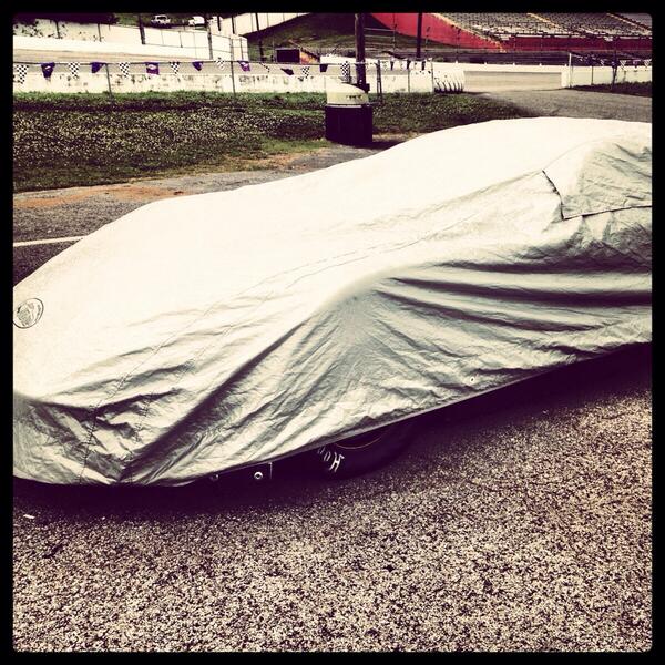 ClayAlexander84's tweet photo. This isn't looking good. 💦 #rainingagain @FGSpeedway http://t.co/qcAnbpFARI