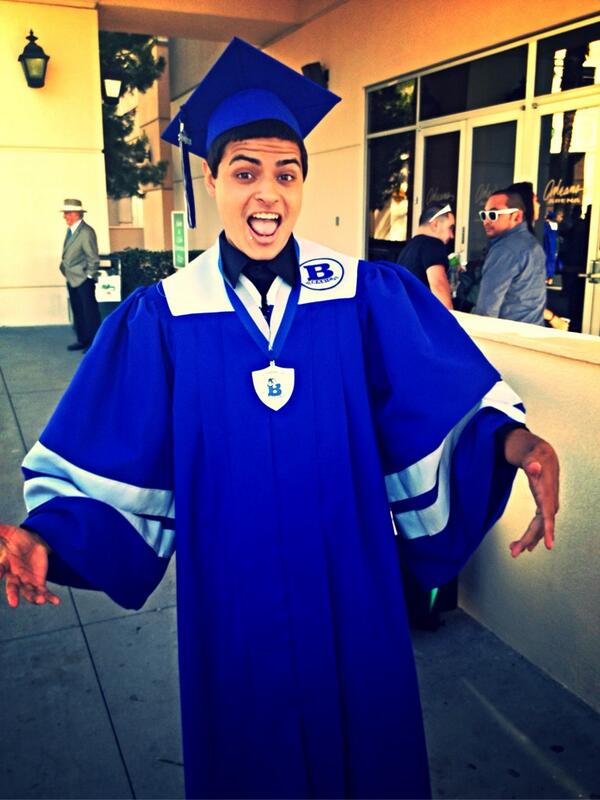 FWDitis's tweet image. Congratulations HIJO!!!!! I Love you with all my heart ;)