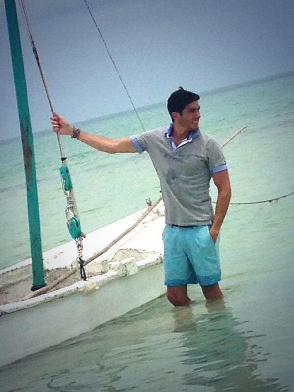 FedeFarrell's tweet photo. #RandomActsOfModeling en #HolboxFashionWeekend @TommyHilfiger http://t.co/123AWcOztU