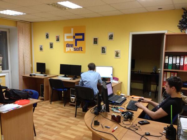 megadrone86's tweet image. 23:55 пятница, кто еще может быть на работе, если не менеджеры @deeprosoft :)