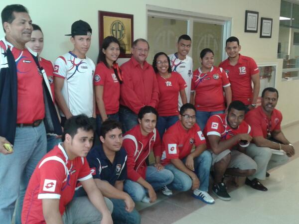 martinarosemena's tweet photo. @utpfisc La Facultad de Sistemas y la UTP apoyan a la sele.... con todo Panamá ... Mexico es la preza....!!!! http://t.co/ccpDHQeQzB