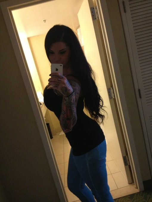 Watch Darling Danika's leaked NSFW photo on TwXstars