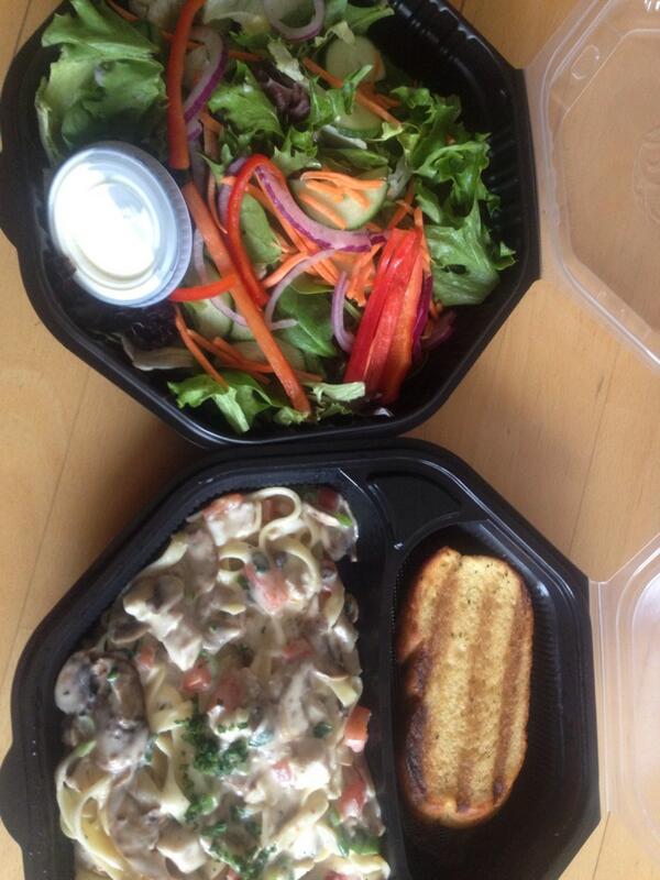 imkelly_'s tweet photo. Boston Pizza delivery <3 makes being sick so much better http://t.co/zawWVg2ffE