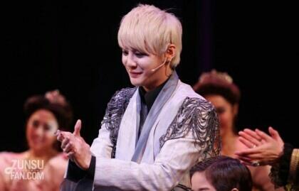 du_uv's tweet photo. 일케일케 귀여운 샤토드 보러 같이 엘리자벳 보러가요ㅠㅠㅠㅠ 으 보고싶땅... http://t.co/ROA2l3cnqz