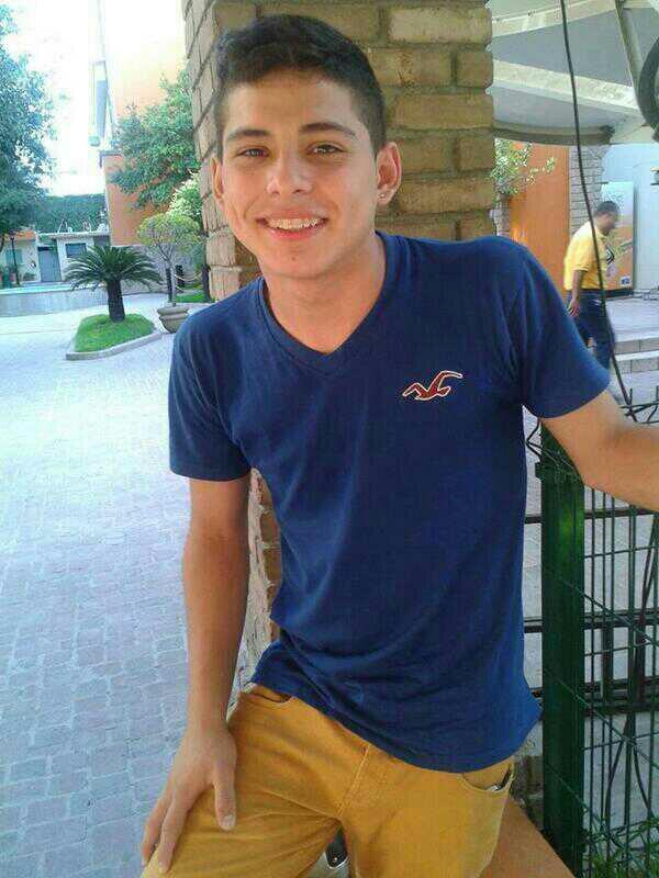 FansDBrandon's tweet photo. Cuantos RT para el hermoso de @brandon_meza http://t.co/hHTtorRQPy