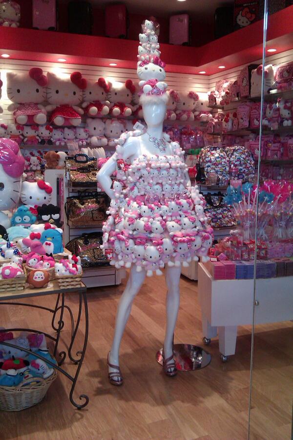 HKGuy on Twitter: "Sanrio Fashion Show Las Vegas is now open!  @SanrioFashionSh #sanrio http://t.co/FKjY1NZyrh" / Twitter