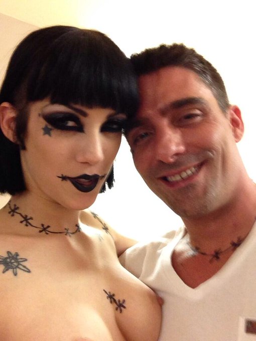 On set with @toniribas yumm http://t.co/eUAhcrLw0T<a class="tags" href="/tag/toniribas">@toniribas</a><a href="/tag/work"class="tags"><span>#work</span></a><a href="/tag/it"class="tags"><span>#it</span></a>