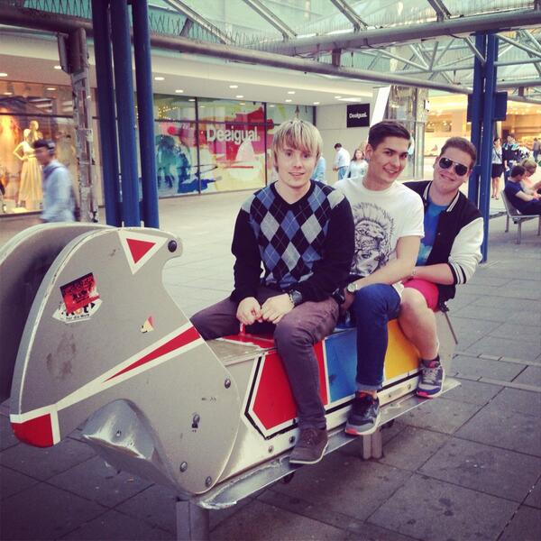 andycrtx's tweet photo. #stuttgart #city #unfu http://t.co/EJuRqM335r