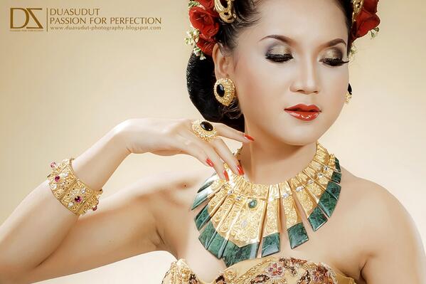 RT <a href="/DuaSudut_Team/">DuaSudut Photography</a>: Mahaswari Make up Part 5 Photo : Fredy  duasudutphotography.com <a href="/Fredy_DS/">Komang Fredy</a> <a href="/mahaswari/">Gek Wulan</a> <a href="/dwikmontero/">Dwik Montero</a>