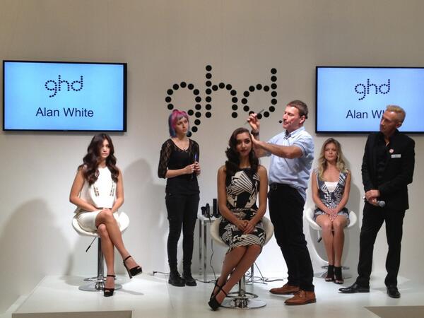 AnnaLogan_'s tweet photo. The master @AWAnthology for @ghdhair_aus in action #hairexpo2013 #ghdeclipse http://t.co/APQCXKnbuO