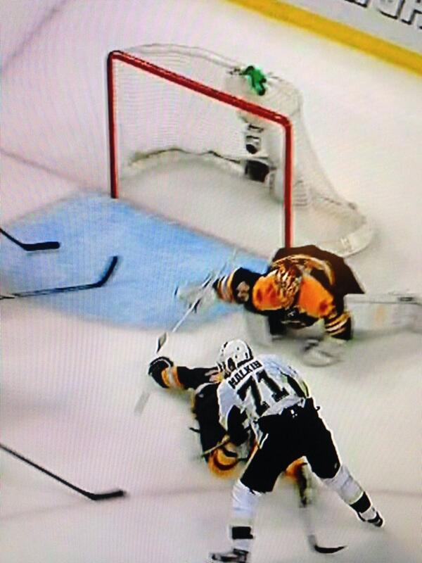 akaTimArthur's tweet image. Charas bear claw saved this game. WOW!!! @zdeno33