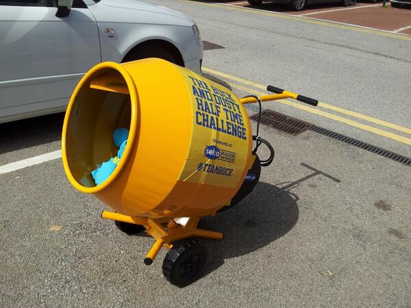 JCBVideo's tweet image. Built a cement mixer today... #diymachine