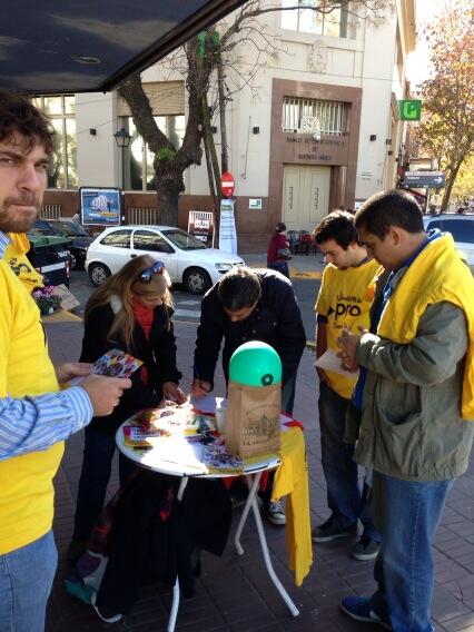 patocernadas's tweet photo. En el Mastil de San Isidro juntando fiscales y charlando con vecinos!! @jorgemacri @sanisidrojpro @franmunizcodina http://t.co/MZaCjd6I4w