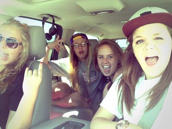 hailey_burg's tweet photo. Off to Cali!! Newport here we come! http://t.co/kyzdQpNdz6