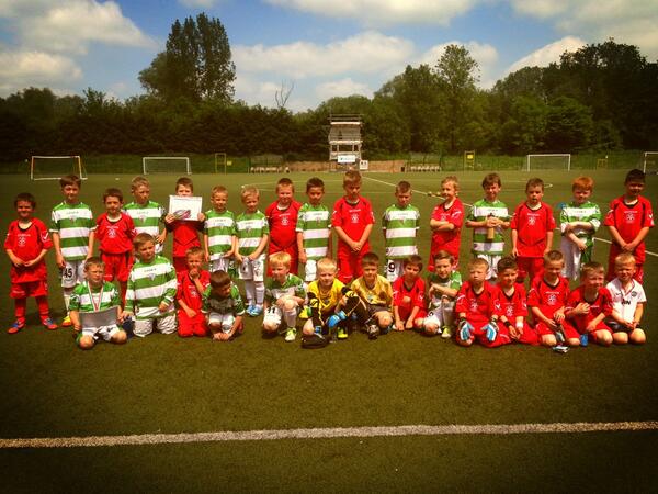 ashwills1988's tweet photo. Great morning @tnsfc, @NewtownAFC development U8s enjoying a mini tournament, food and bowling. Fantastic day http://t.co/aLEoSkS2PS