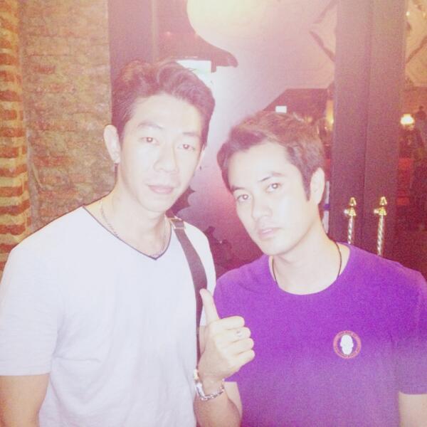 22Chaiwat's tweet photo. พร้อมกันแล้ว http://t.co/rcn5h2EdJM