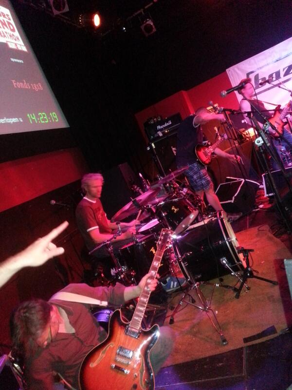 foilzone's tweet image. #bazart #bandmarathon :-) :-) :-) Jan &amp;amp; the Girl Knalluh zo!