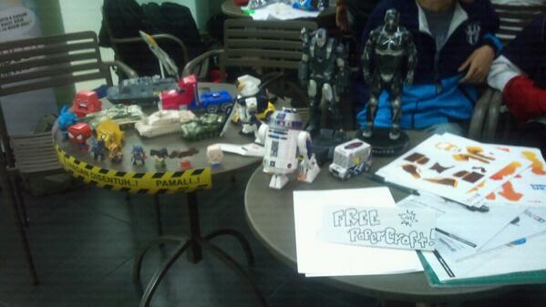 perikertas's tweet image. Booth Perikertas di #SimPATIloop di @7ElevenID Margonda bareng @Prambors Radio!