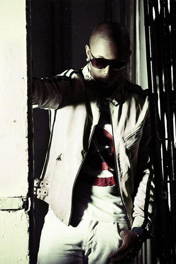 GreenkVela's tweet photo. Listos para #Rebeldia2 (R2) @YoSoyElBird @GreenkVela @TrafficcEnt @ManixPro #R2 #YoSoyLaRebeldia @MALCRIADOSCALI ;) http://t.co/NKI2EuzjJO