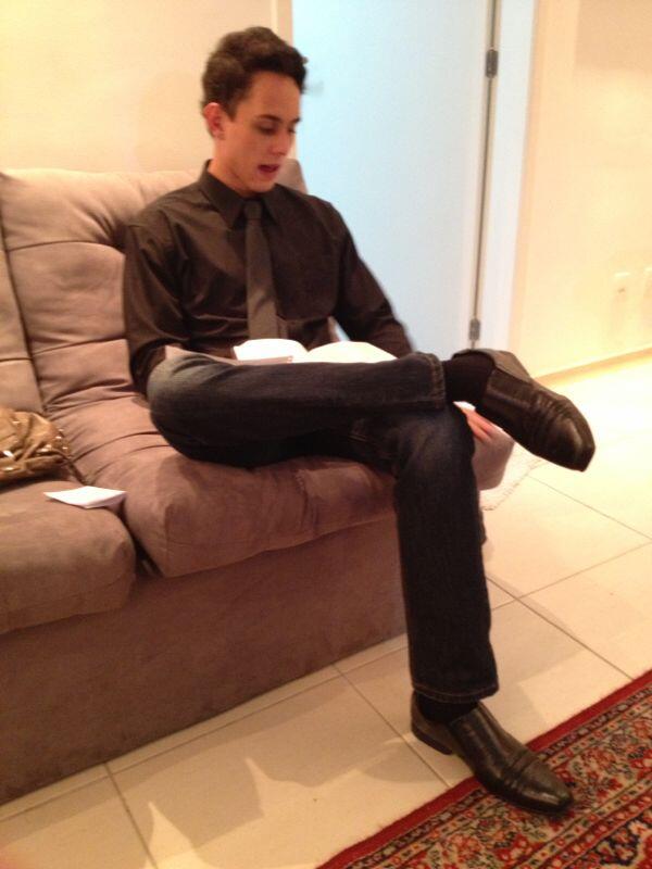 Lucas_lpJ_beta's tweet photo. Eu e a lição de célula . http://t.co/bORTVaEvlZ