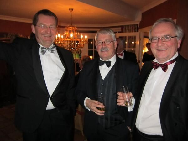 LionsClubBorne's tweet photo. Vandaag namen wij afscheid van onze lionsvriend Willem Haarhuis, op de foto in het midden. Rust zacht Willem. http://t.co/hSbDrnZ9il