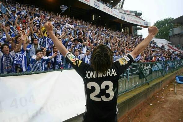 InigoMarti's tweet photo. @joniserra0 @txan_ @jolaza9 @mikbengoa. Esta foto siempre trae buenos recuerdos. Un buen viaje. #betialaves http://t.co/i333BaFxcW