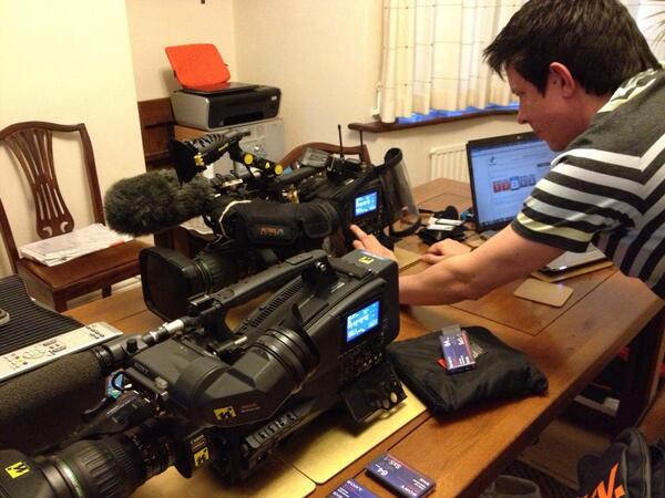 simondfox's tweet image. Camera Cloning with Luke Spencer!