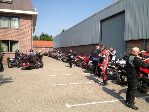 HZwartewater's tweet image. Vandaag de koffie mogen verzorgen voor #VMTC #Nunspeet. 700+ aantal gasten. Iedereen happy.