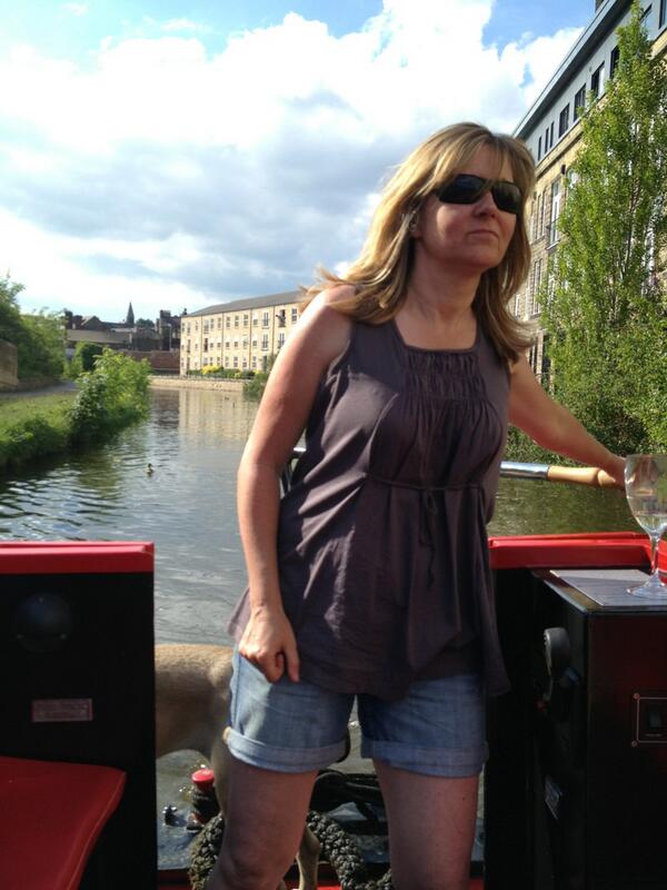 NemoNewfie's tweet image. Blooming humum enjoying herself without me #howverydareshe? @EdiethePug @campbellru24