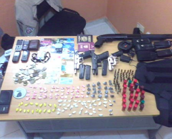 …Fueron llevados a cabo entre San Cristobal y Boca Chica 158 operativos y 38 allanamientos, 130 detenidos. (2/2) "