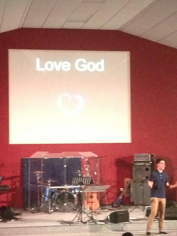 IgniteYouthNE's tweet image. @gav_rodgers90 giving an amazing message about loving God and loving people, it's a life changer #igniteevent