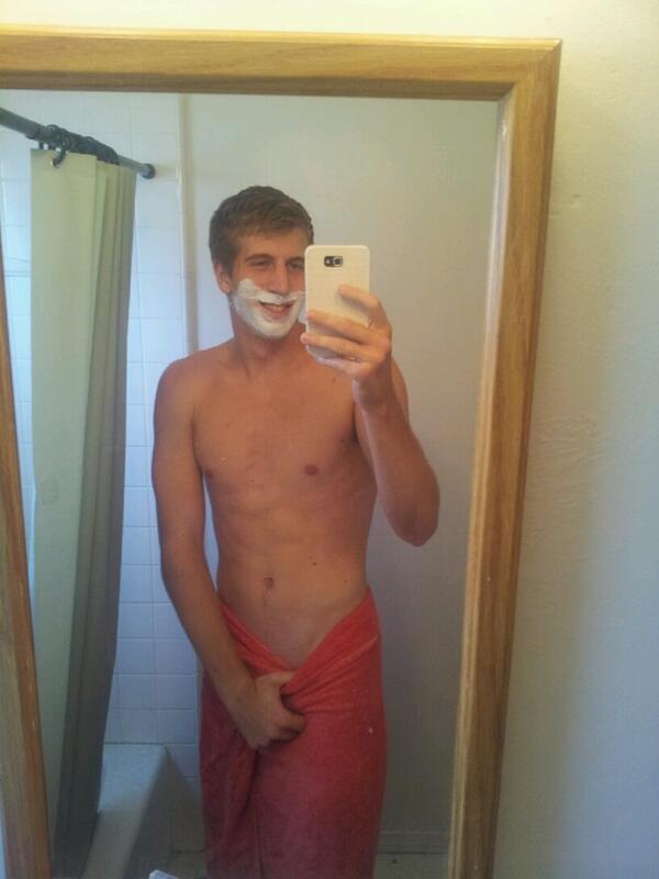 SethBondxxx's tweet photo. Getting ready to work for @DylanLucasxxx  Watch me on http://t.co/4u4l5XASh5 http://t.co/cClWOcHizl