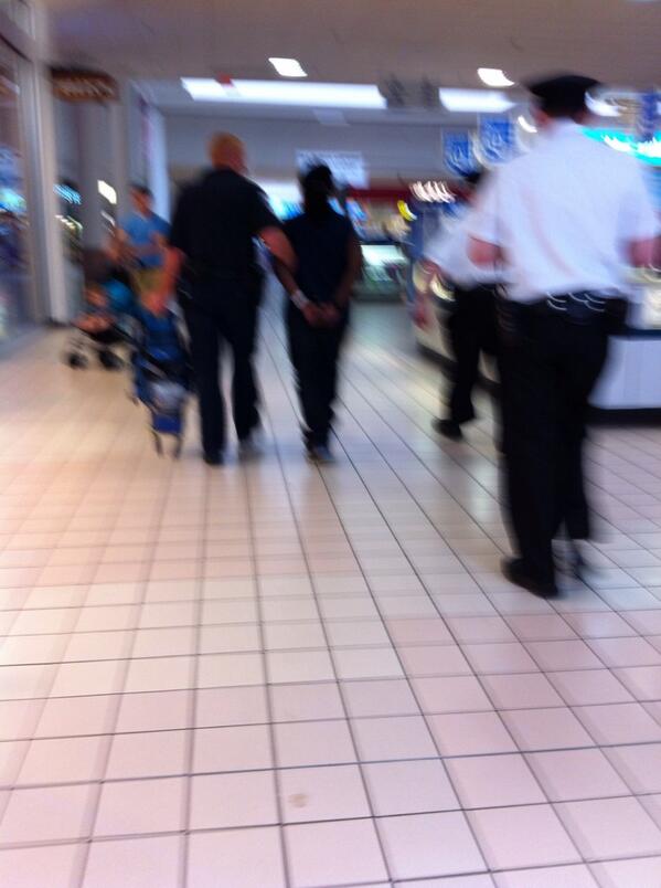 lasha_mariah's tweet image. Well this is embarrassing #mallprobz